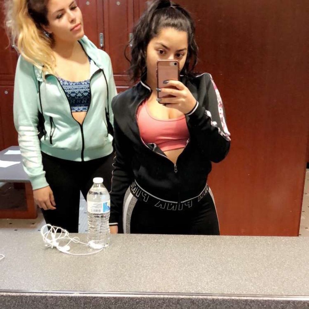 Victoria’s Secret pink workout leggings